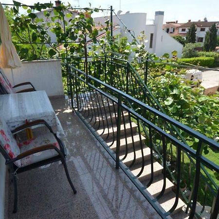 Koreni Apartments ロヴィニ エクステリア 写真